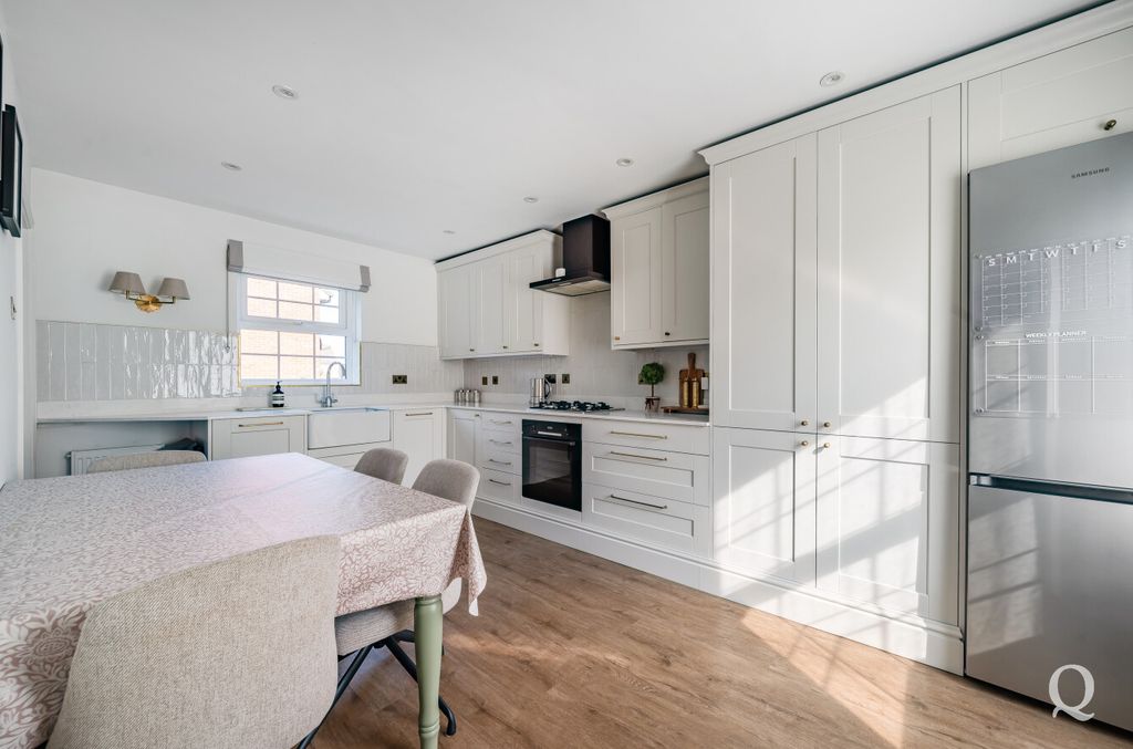 Property photo 2 of 26 Ca8146E0-Cbd5-469...