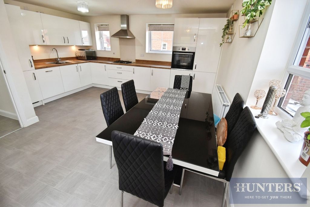 Property photo 3 of 22 Pbox-Img.Jpg