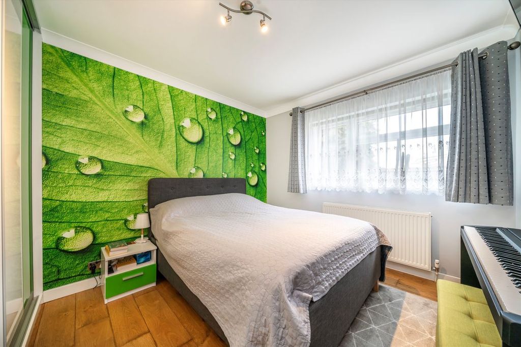 Property photo 3 of 6