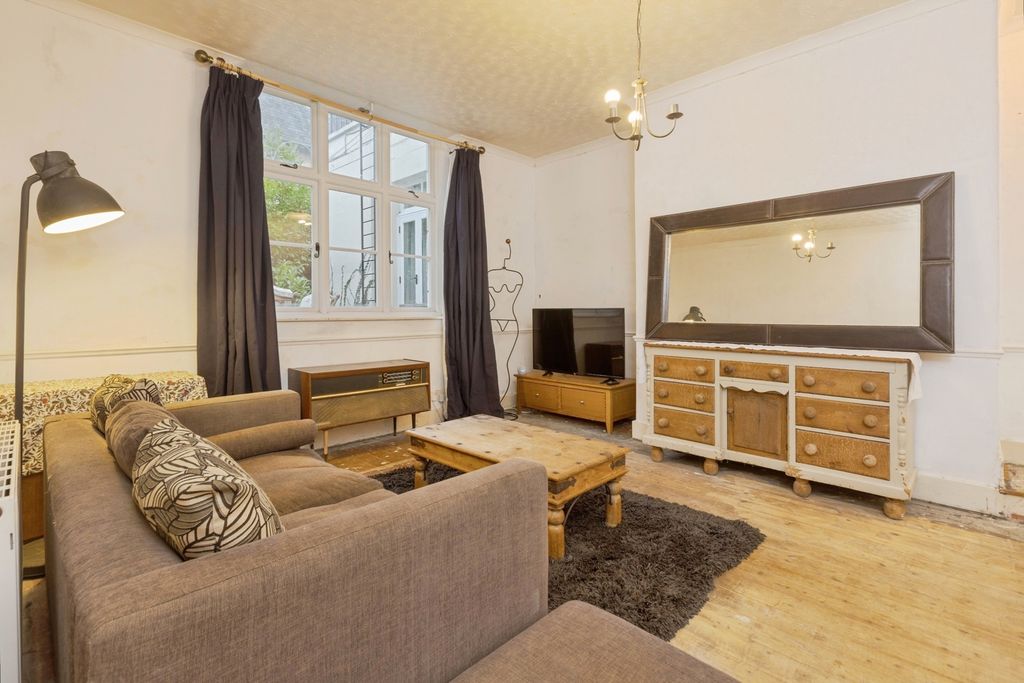 Property photo 3 of 14 Pbox-Img.Jpg