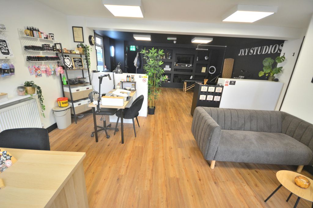 Property photo 2 of 10 Shop Floor