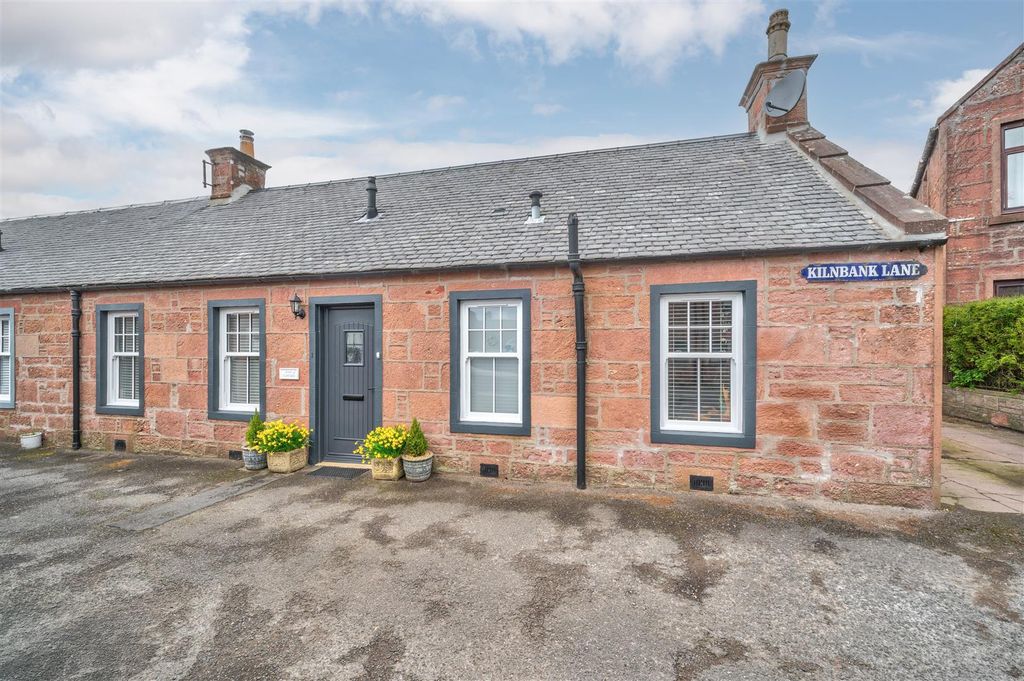 Property photo 1 of 20 James Cottage 1 Kilnbank Lane Kirriemuir-15.Jpg