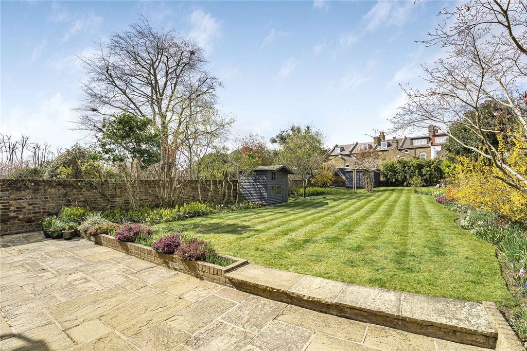 Property photo 1 of 18 Garden