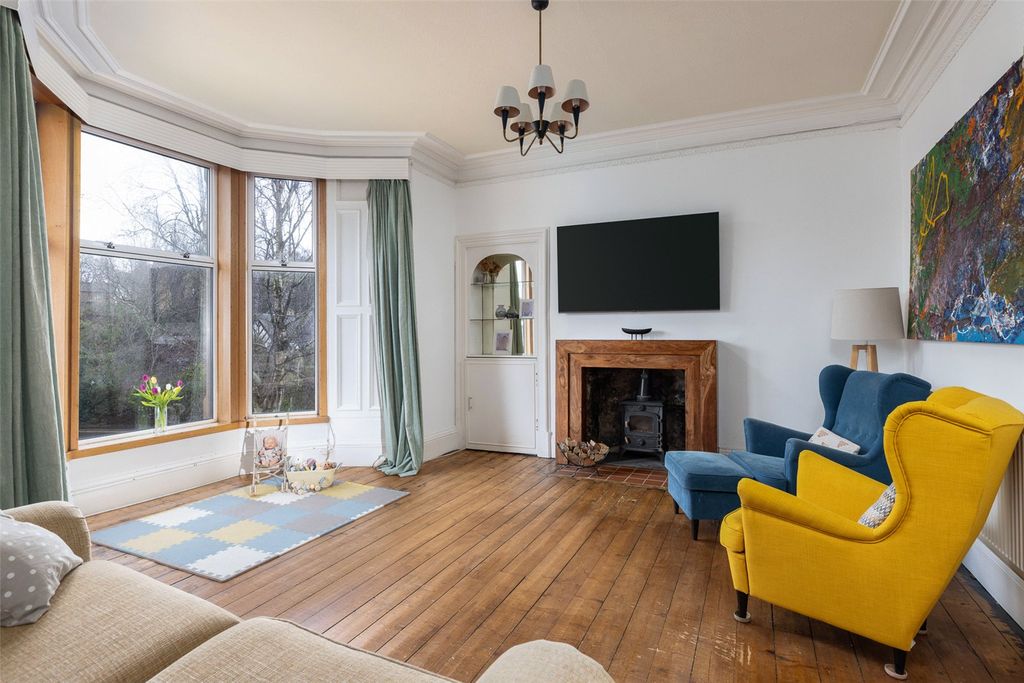 Property photo 2 of 21 Living Room