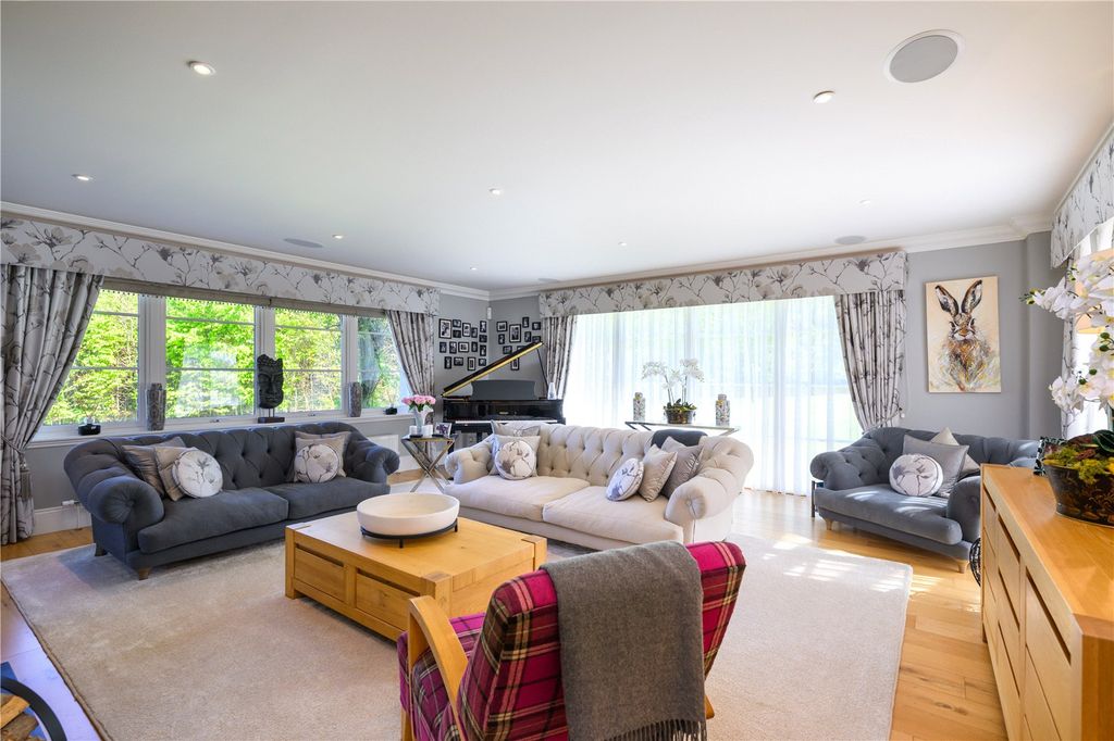 Property photo 3 of 40 Drawing Room