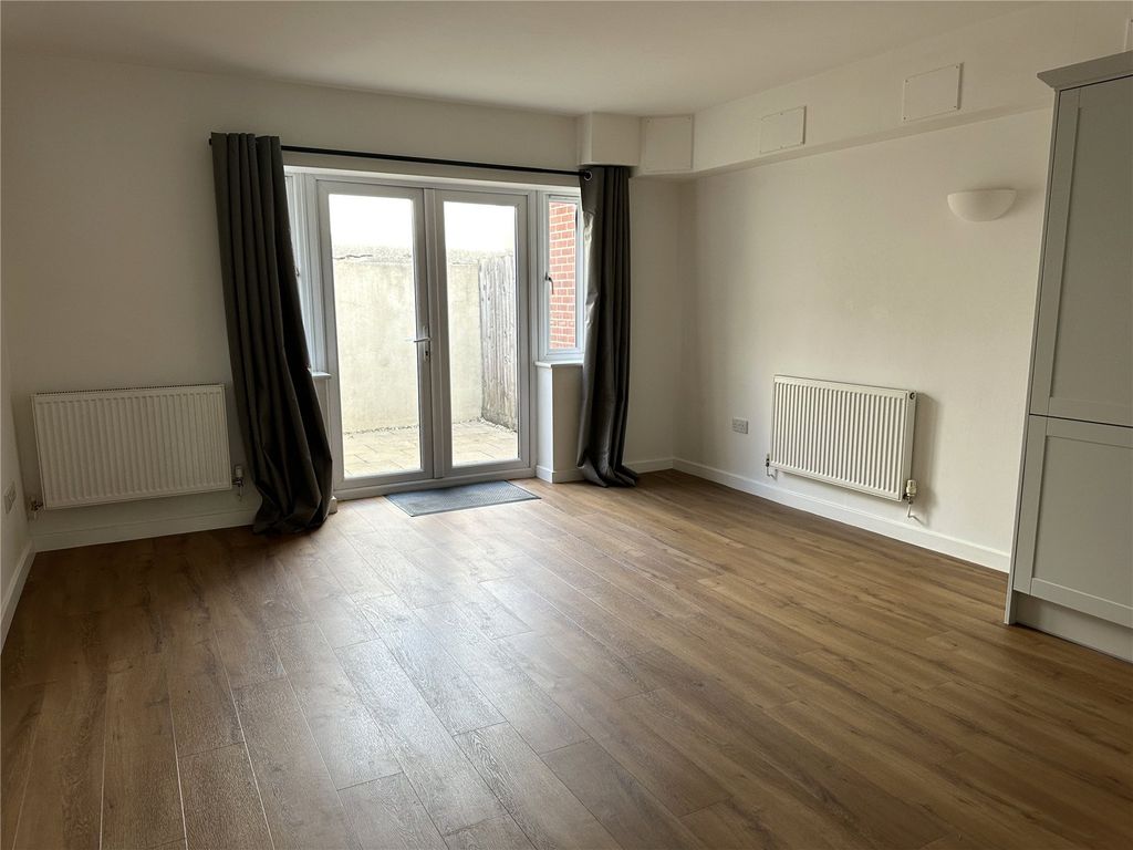 Property photo 3 of 10 Picture No. 04