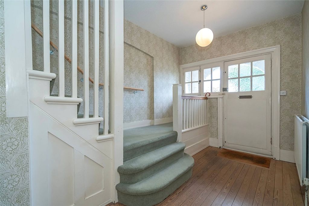 Property photo 2 of 29 Entrance Hall