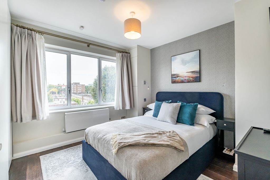 Property photo 3 of 17 Bedroom