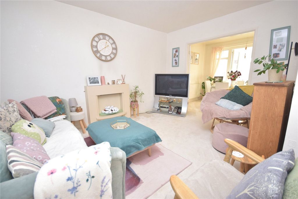 Property photo 2 of 18 Picture No. 23