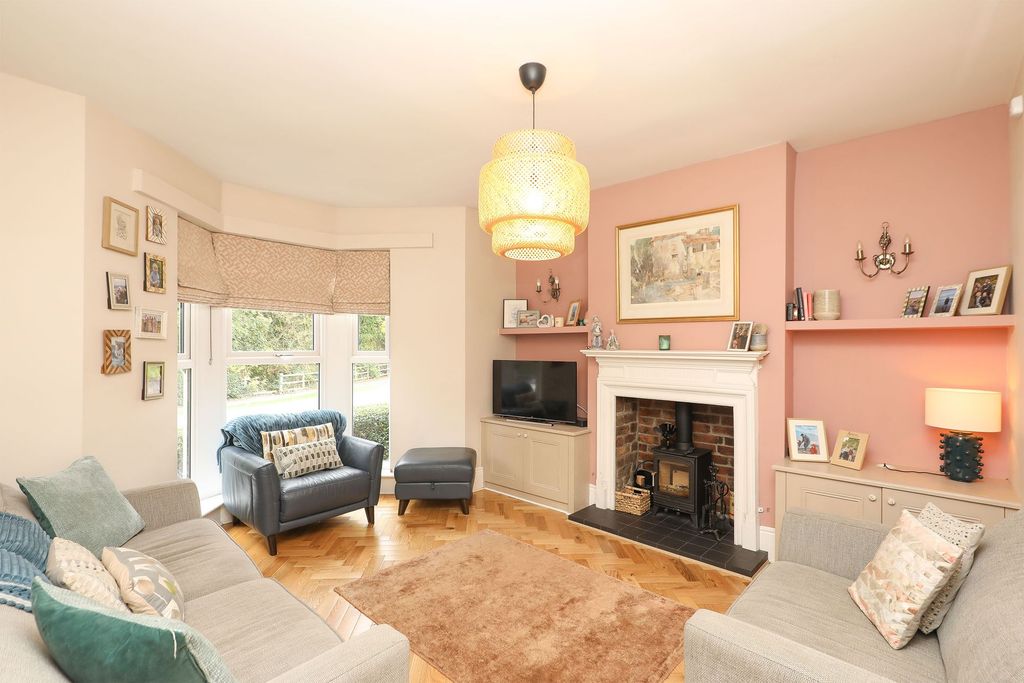 Property photo 2 of 21