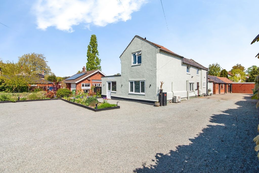 Property photo 3 of 31 Front