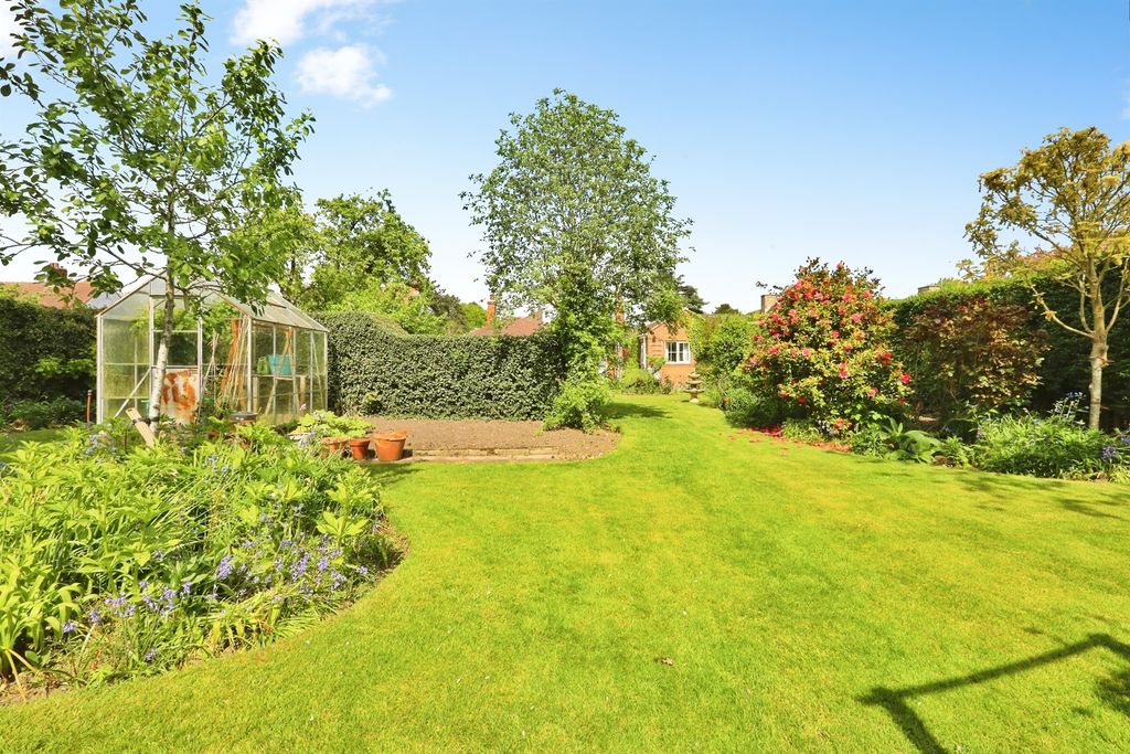 Property photo 3 of 16