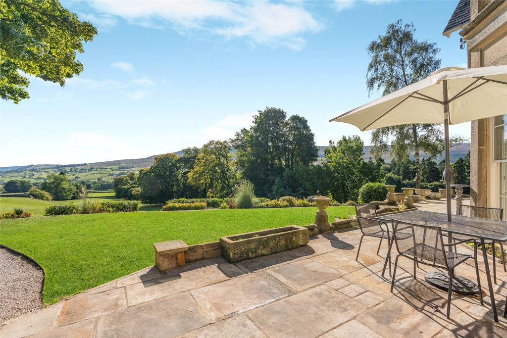 Property photo 3 of 41 Stunning Views