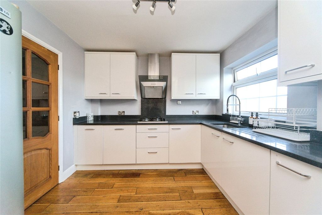 Property photo 3 of 25 Picture No. 34