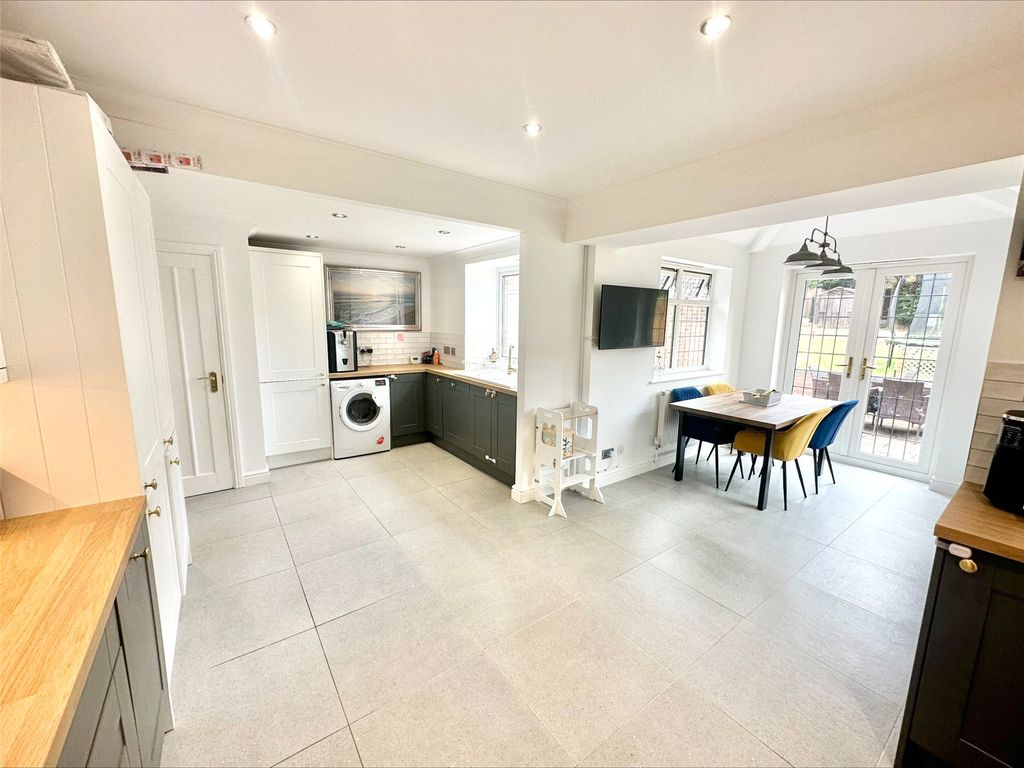 Property photo 3 of 18 Picture No. 13