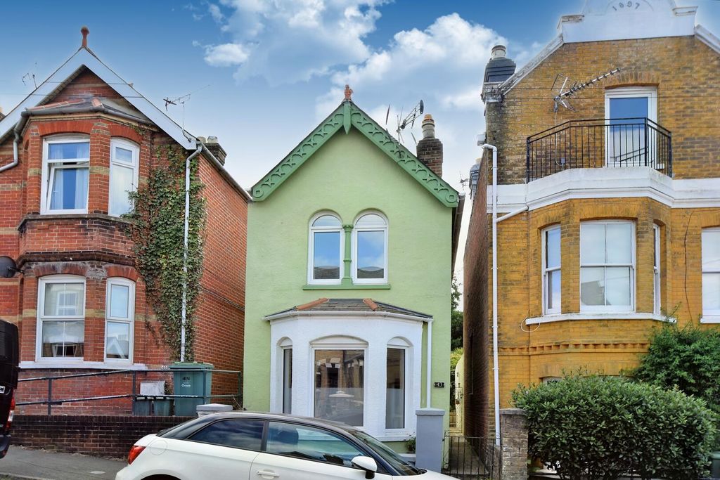 Property photo 1 of 15 Front (Exterior)