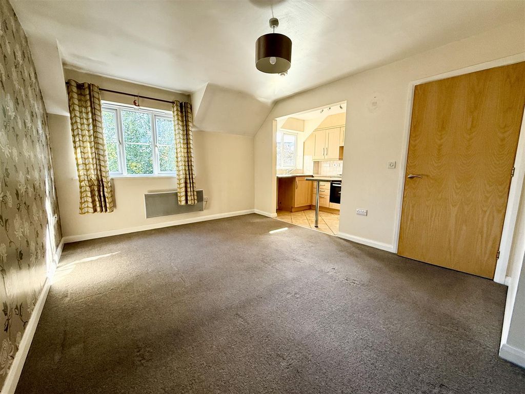 Property photo 3 of 13 Lounge To Kitchen