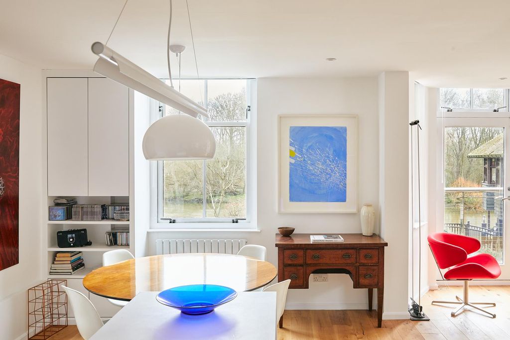 Property photo 2 of 30