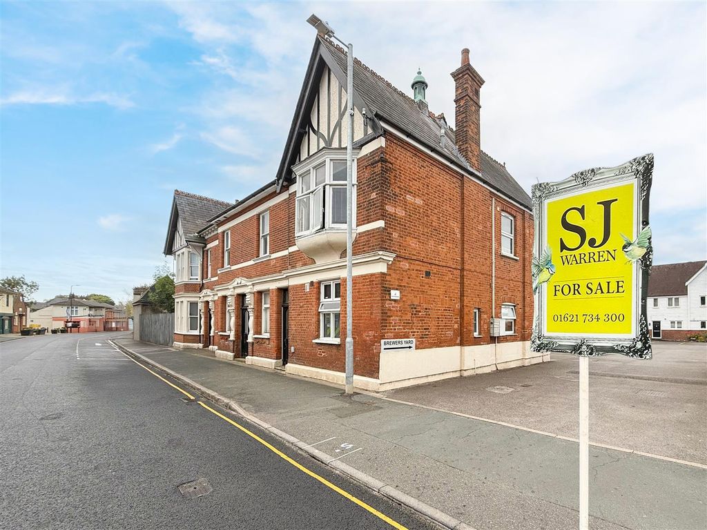 Property photo 1 of 8 Front