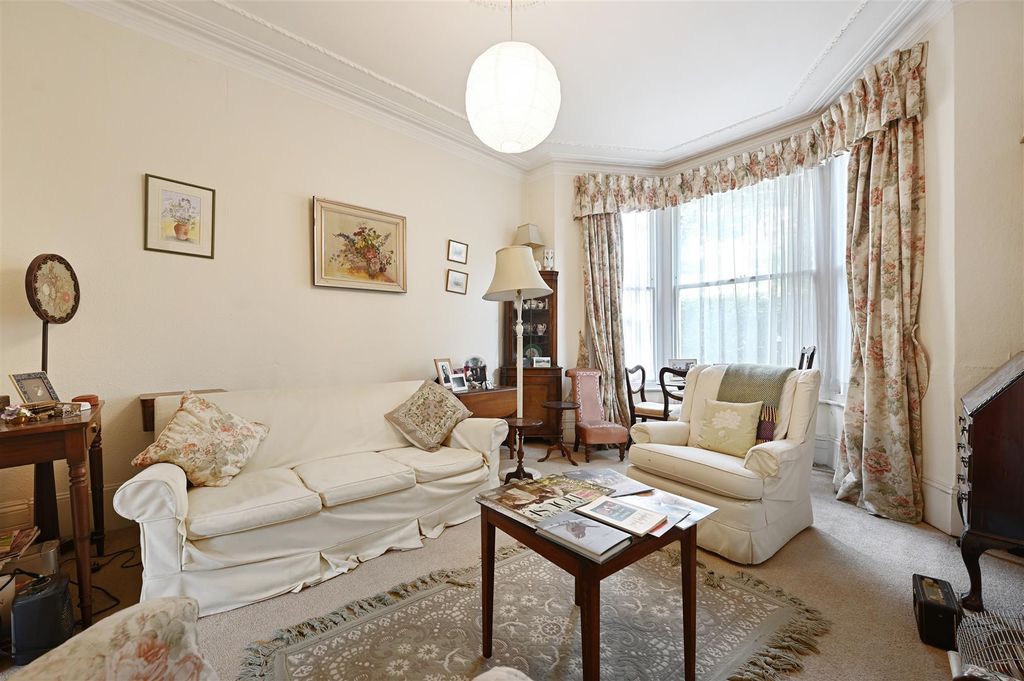 Property photo 3 of 10 Sterndale Road - Receptiona3 (1).Jpg