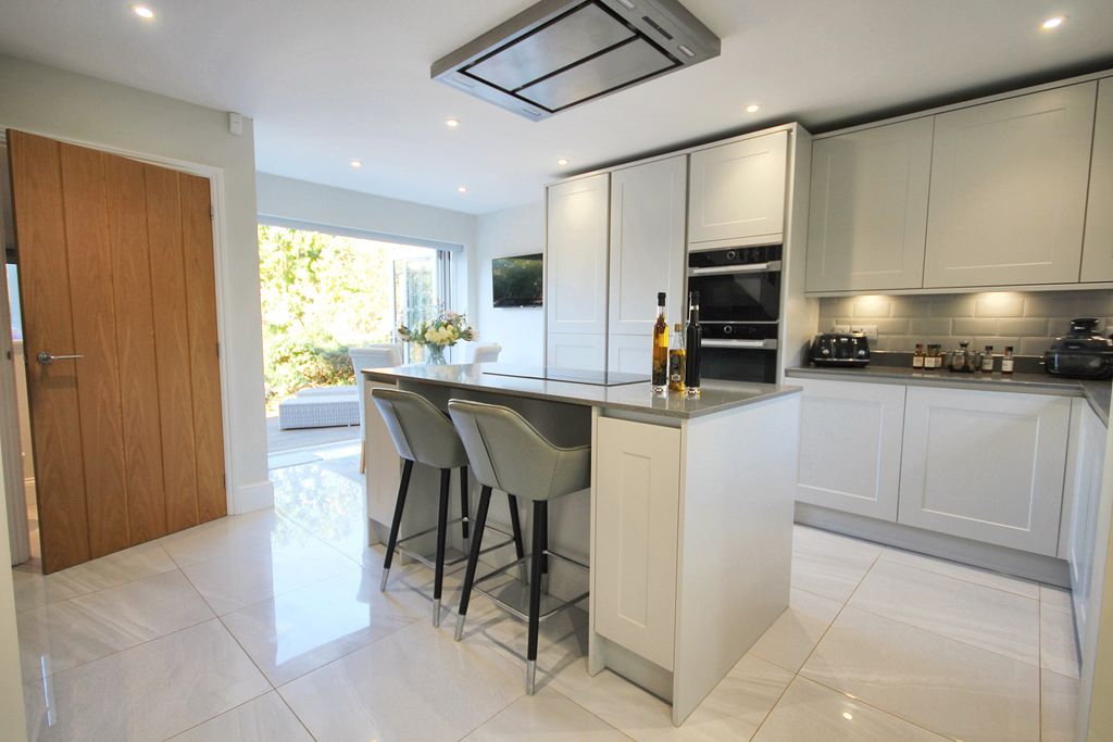 Property photo 2 of 13 Kitchen Diner