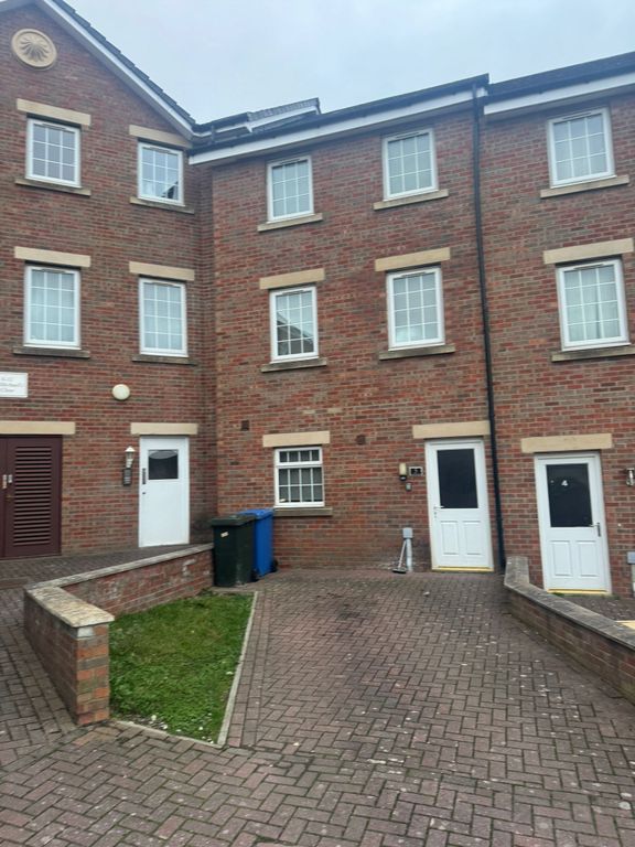 Property photo 2 of 10