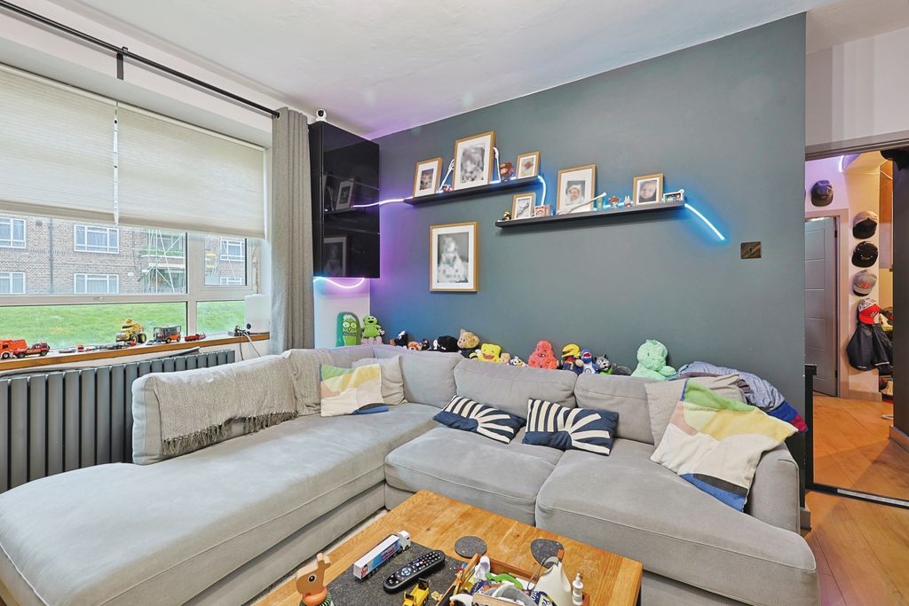 Property photo 3 of 19 Reception Room