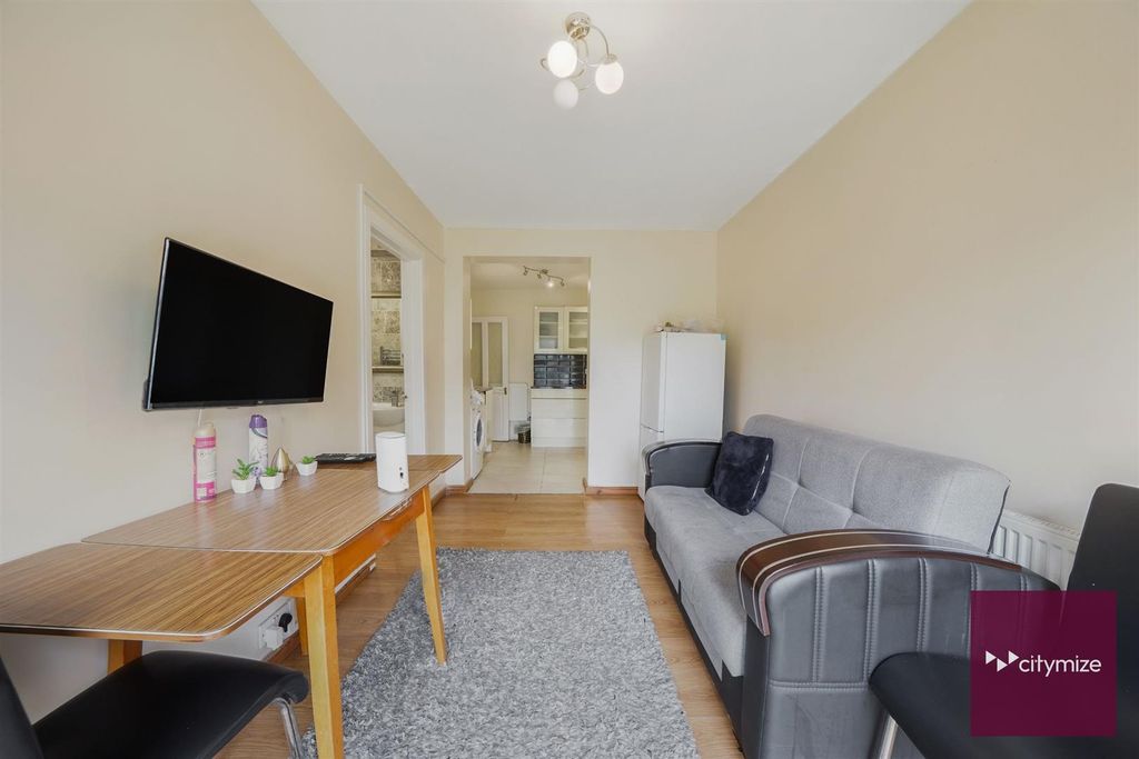 Property photo 1 of 17 Reception Room