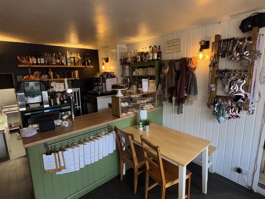 Property photo 1 of 7 Photo 0