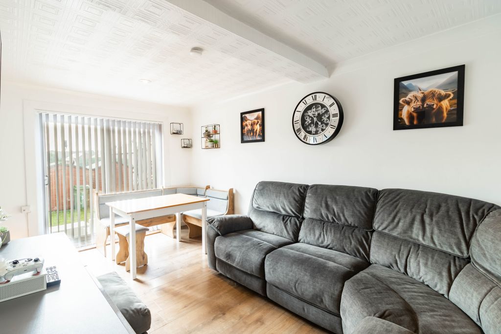 Property photo 2 of 21 Lounge Dining