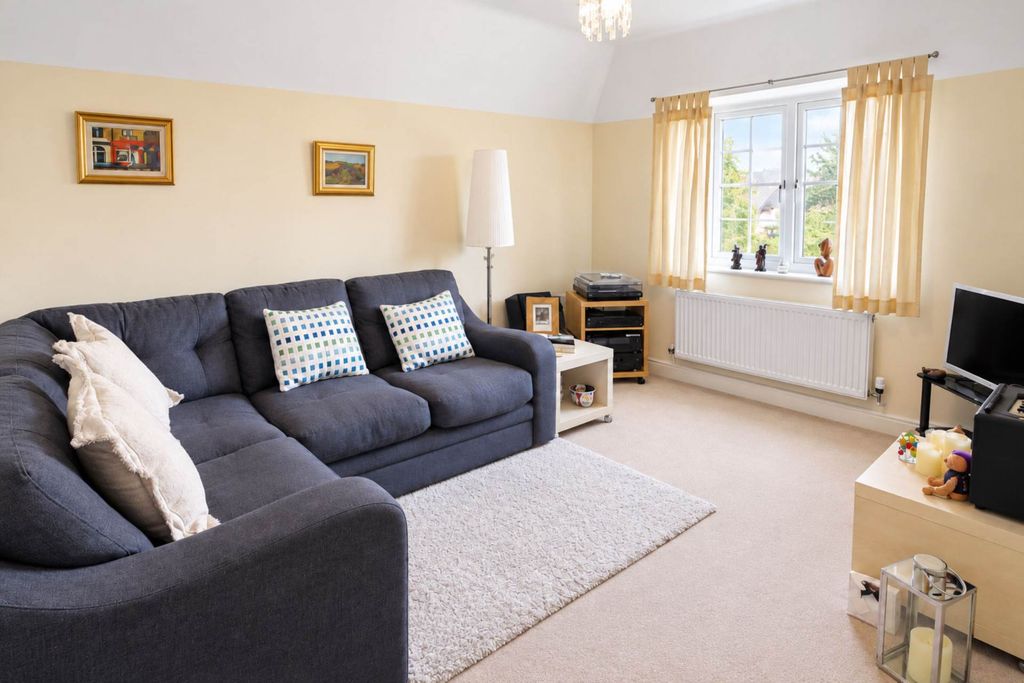 Property photo 2 of 9