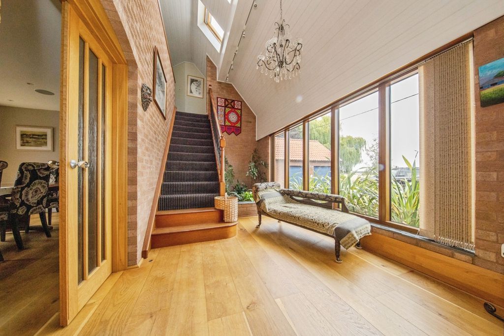 Property photo 2 of 38 Pbox-Img.Jpg