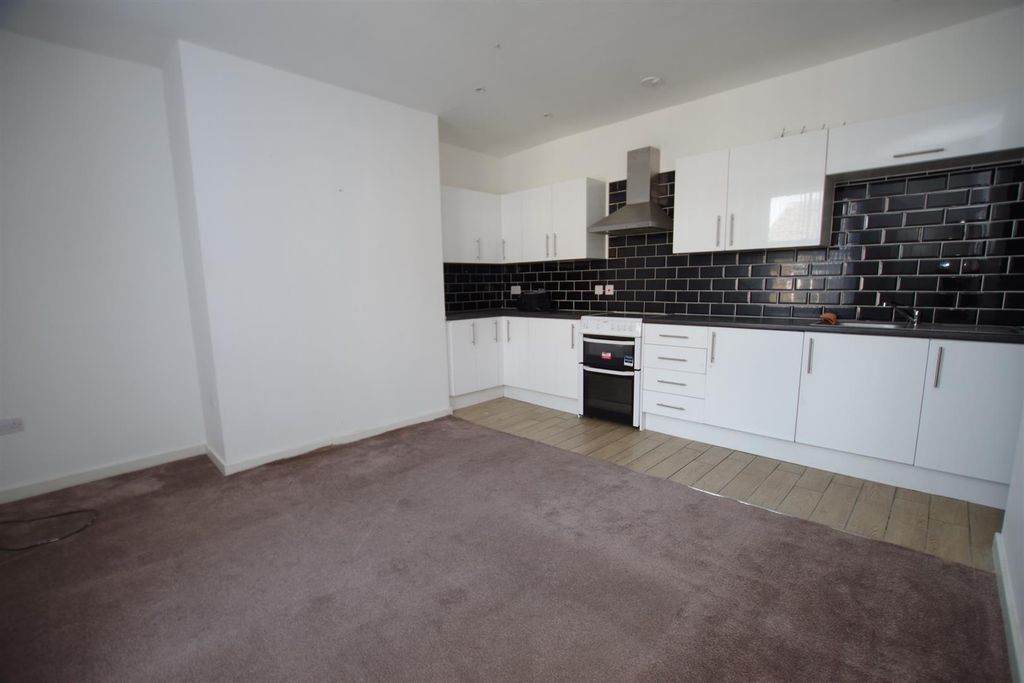 Property photo 2 of 6 Imgp9351.Jpg