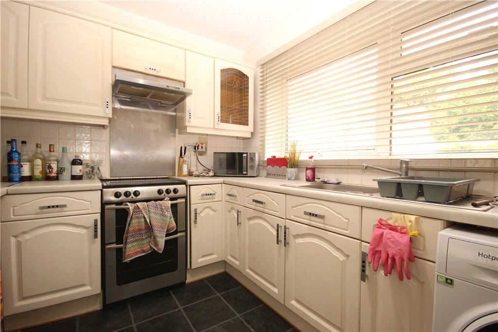 Property photo 2 of 6 Kitchen