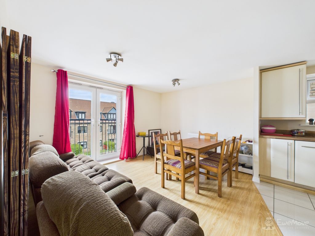 Property photo 3 of 10 Kitchen Living Room-Mark Stephens Ewemove Newmarke