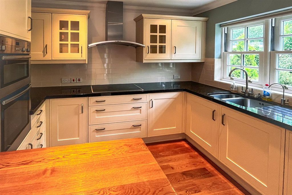 Property photo 3 of 14 Img_2124.Jpg