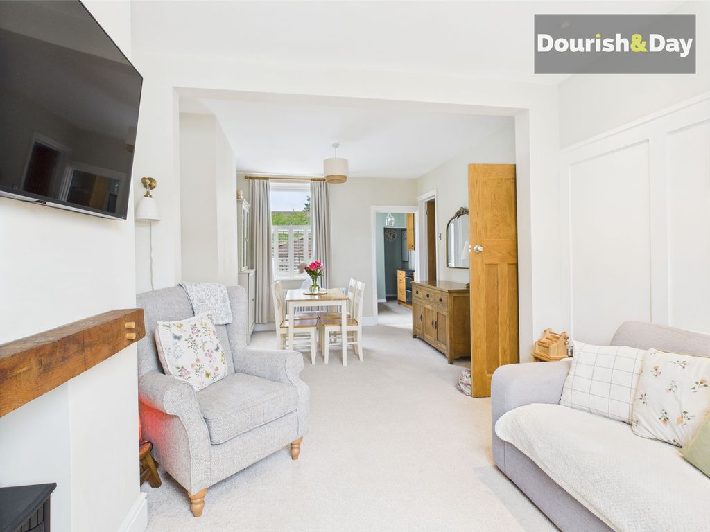 Property photo 3 of 17