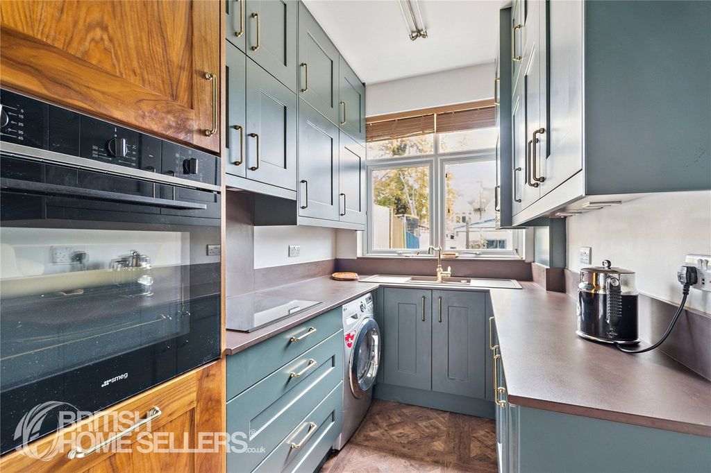 Property photo 2 of 15 Picture No. 18