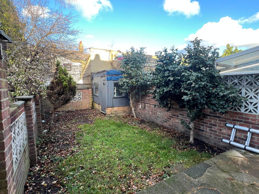 Property photo 3 of 6