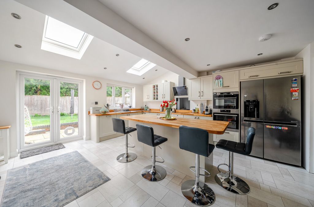 Property photo 2 of 12 1415902-17-699Ecd...