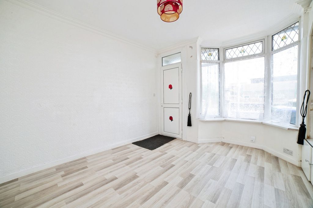 Property photo 3 of 17 Pbox-Img.Jpg