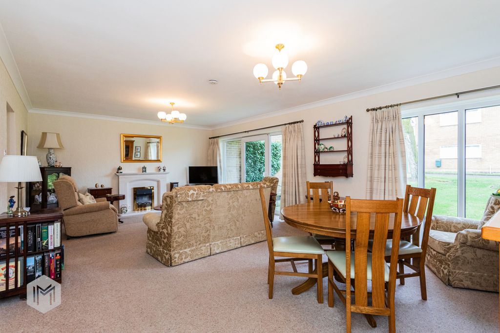 Property photo 2 of 18 Picture No. 14
