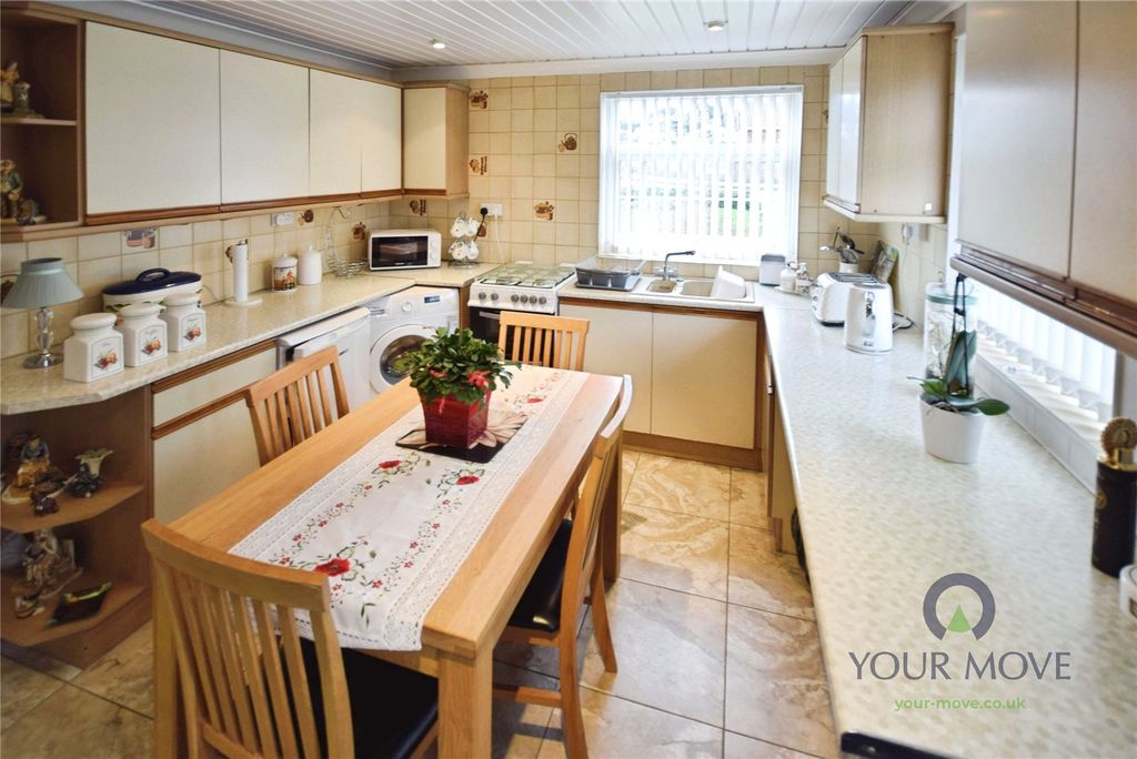 Property photo 2 of 13 Breakfast Kitchen