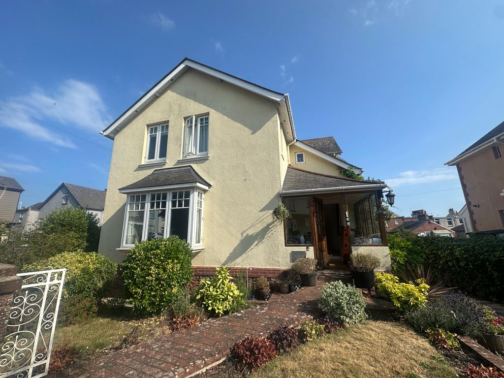 Property photo 1 of 3