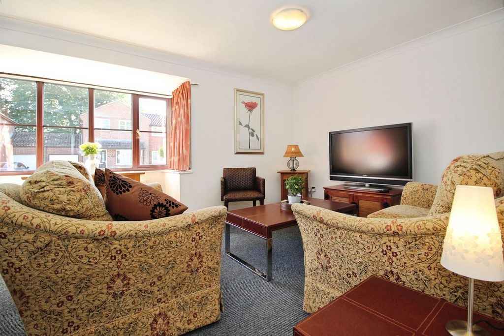 Property photo 2 of 19