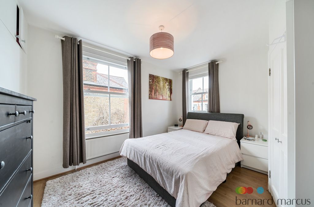 Property photo 3 of 13 Bedroom