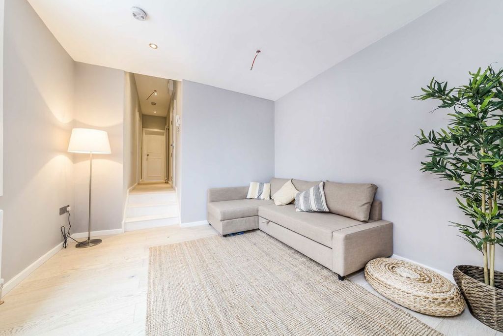 Property photo 2 of 5