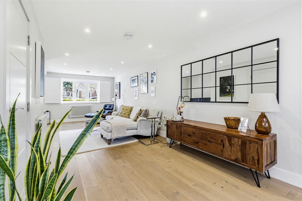 Property photo 3 of 13 Reception