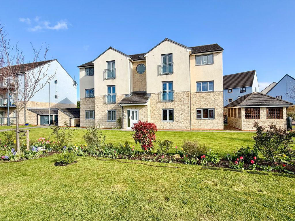 Property photo 1 of 12 External