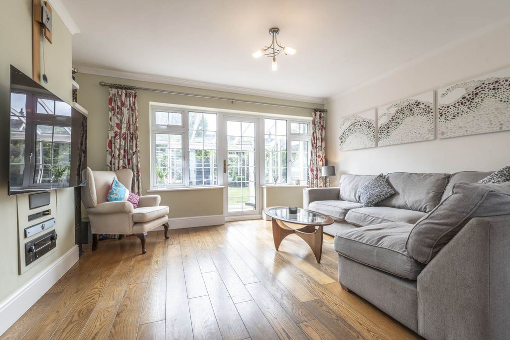 Property photo 3 of 18